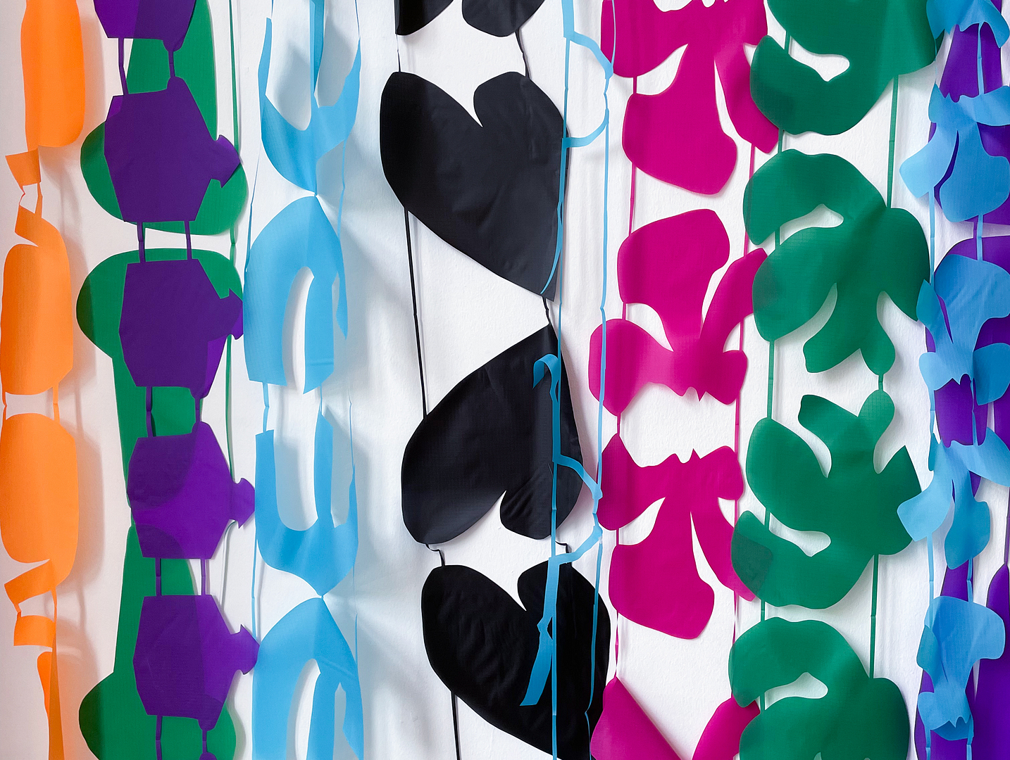 Schattenspender (Embrasser les Arbres), Brücke Museum, 2025 3 shapes